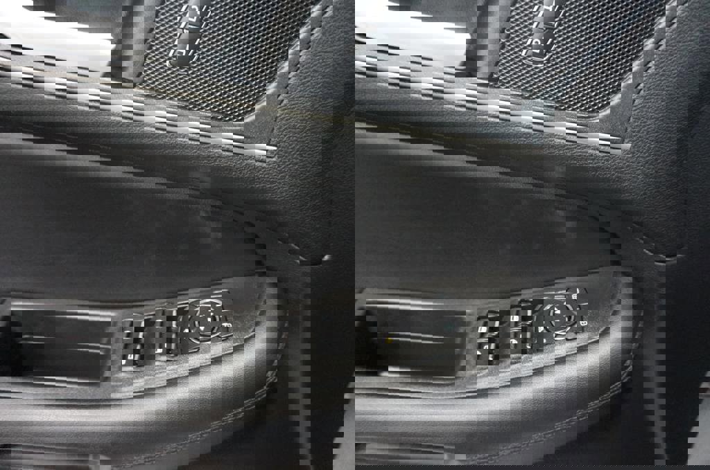 Used 2021 Ford Edge SEL w/ Convenience Package image 16