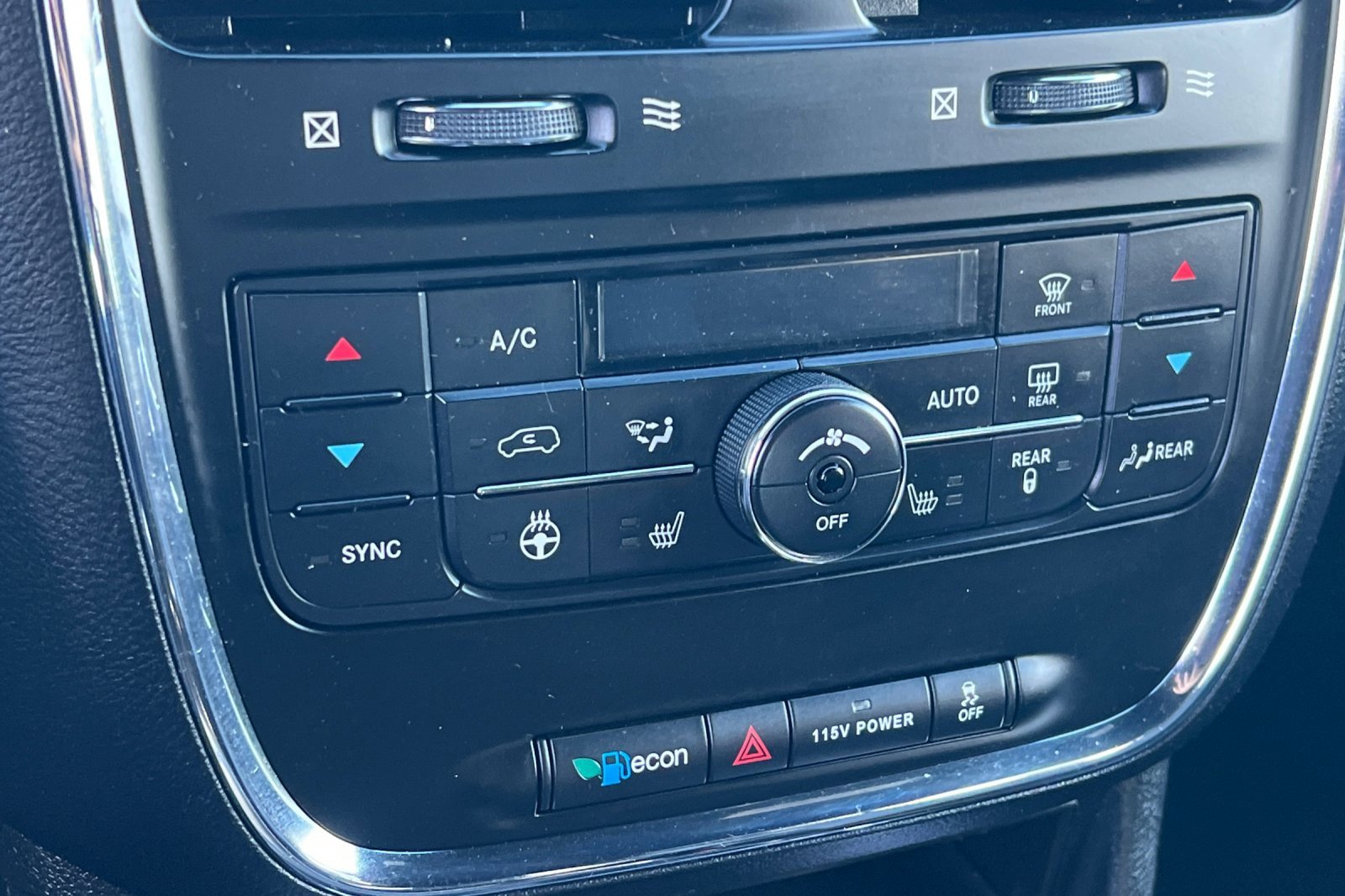 Used 2017 Dodge Grand Caravan GT image 19