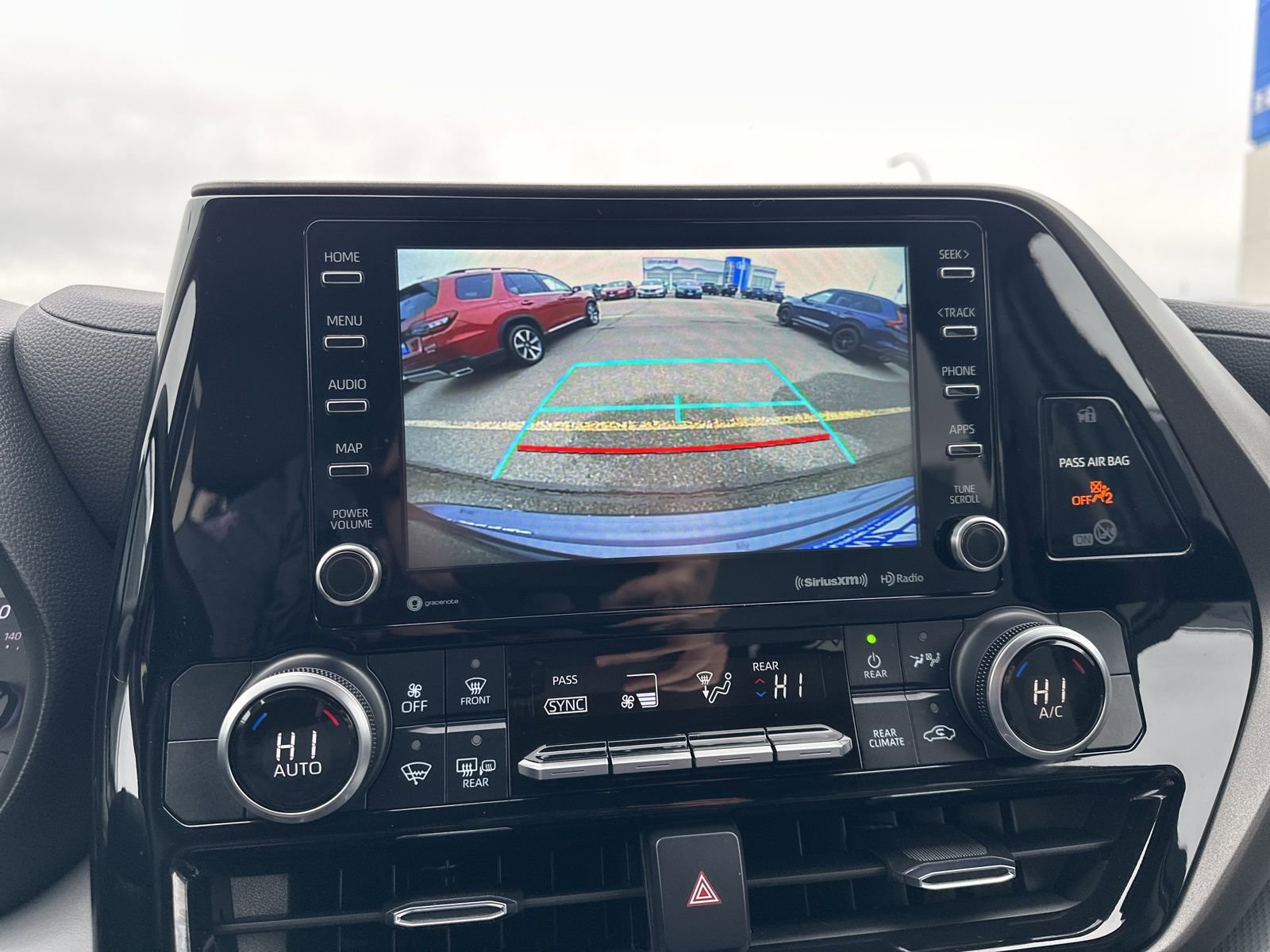 Used 2021 Toyota Highlander LE image 54