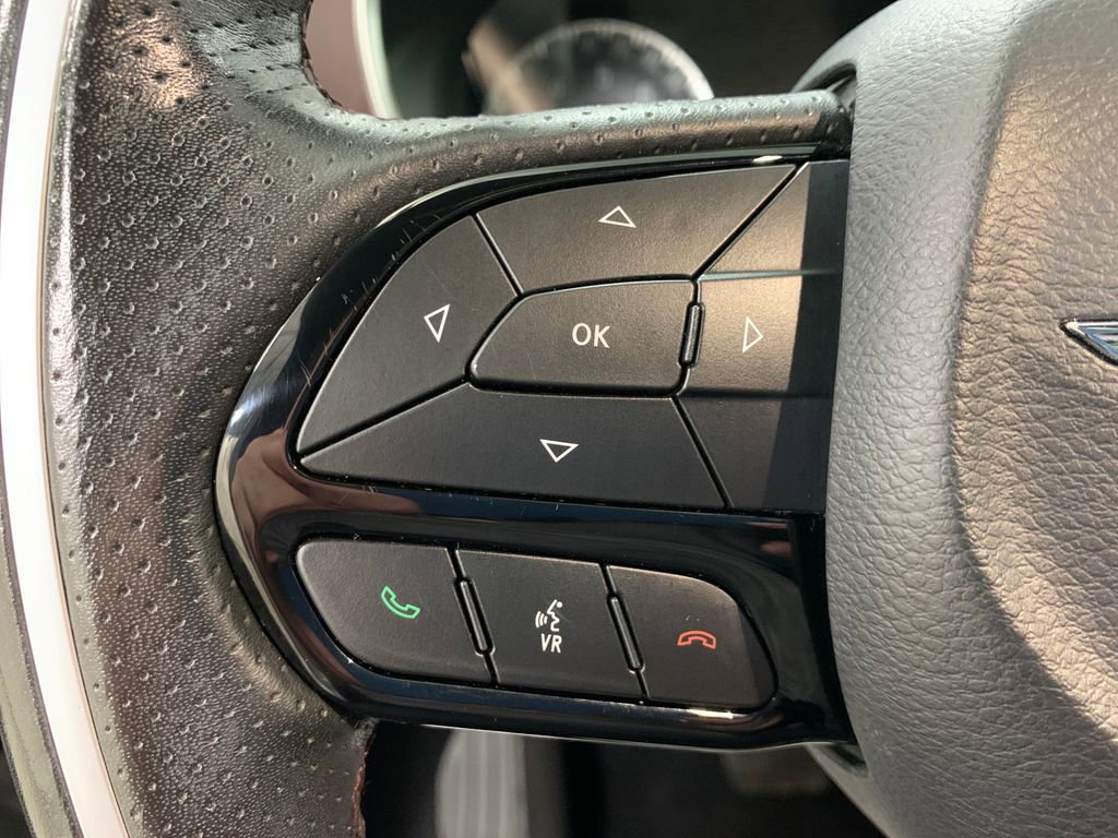 Used 2020 Chrysler Pacifica Limited FWD image 15