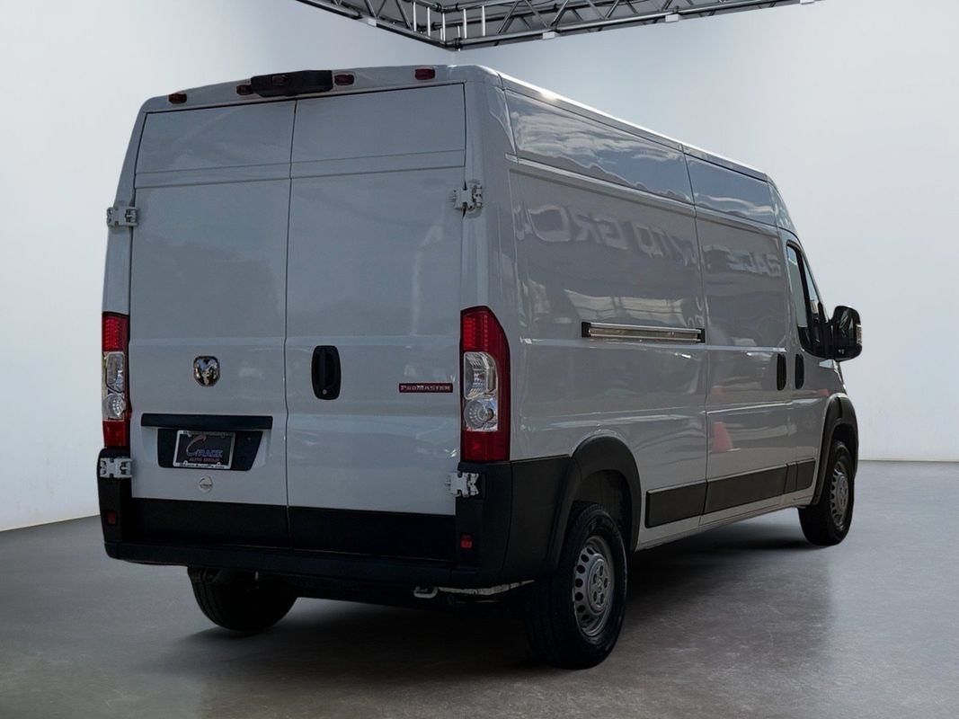 Used 2025 RAM ProMaster 2500 w/ Convenience Group FWD image 5