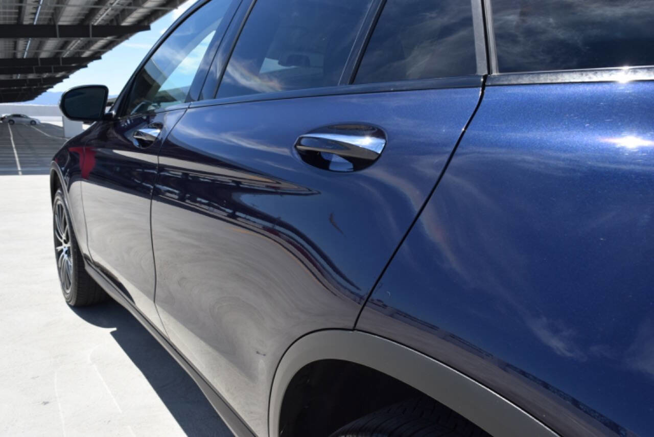 Used 2017 Mercedes-Benz GLC 300 4MATIC image 12