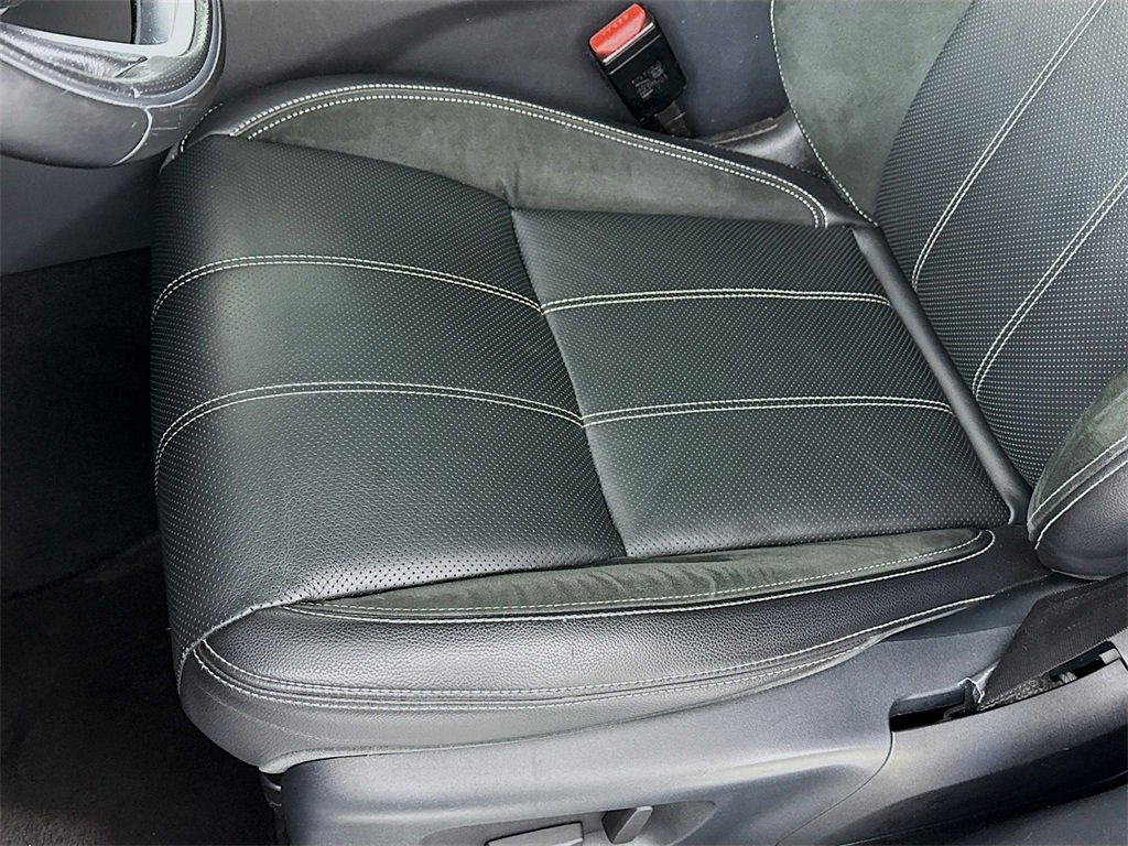 Used 2018 Land Rover Range Rover Velar R-Dynamic SE image 20