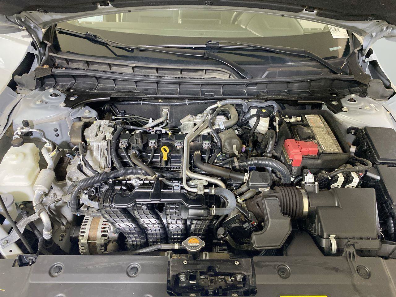 Used 2024 Nissan Altima 2.5 SV FWD image 2