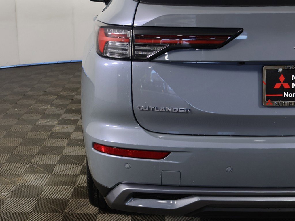 New 2026 Mitsubishi Outlander SE image 18