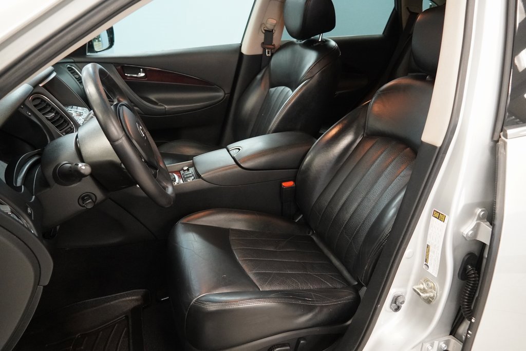 Used 2015 INFINITI QX50 AWD image 4