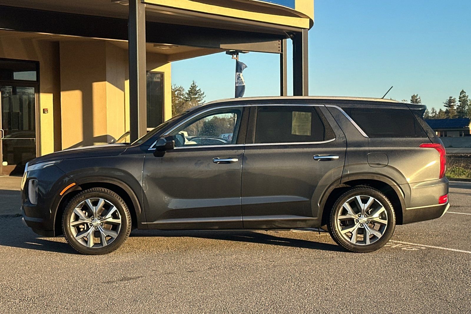 Used 2020 Hyundai Palisade SEL w/ Premium Package image 7