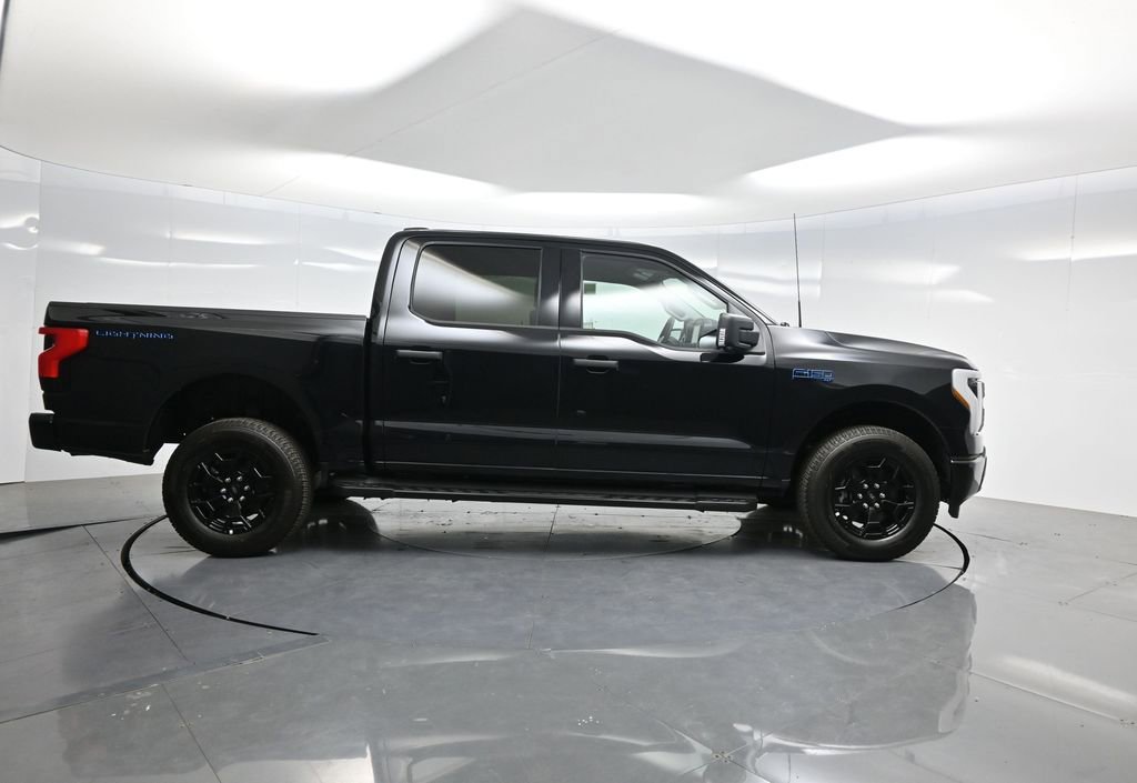 Used 2025 Ford F150 Lightning XLT image 29
