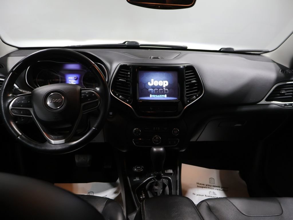 Used 2019 Jeep Cherokee Limited image 16