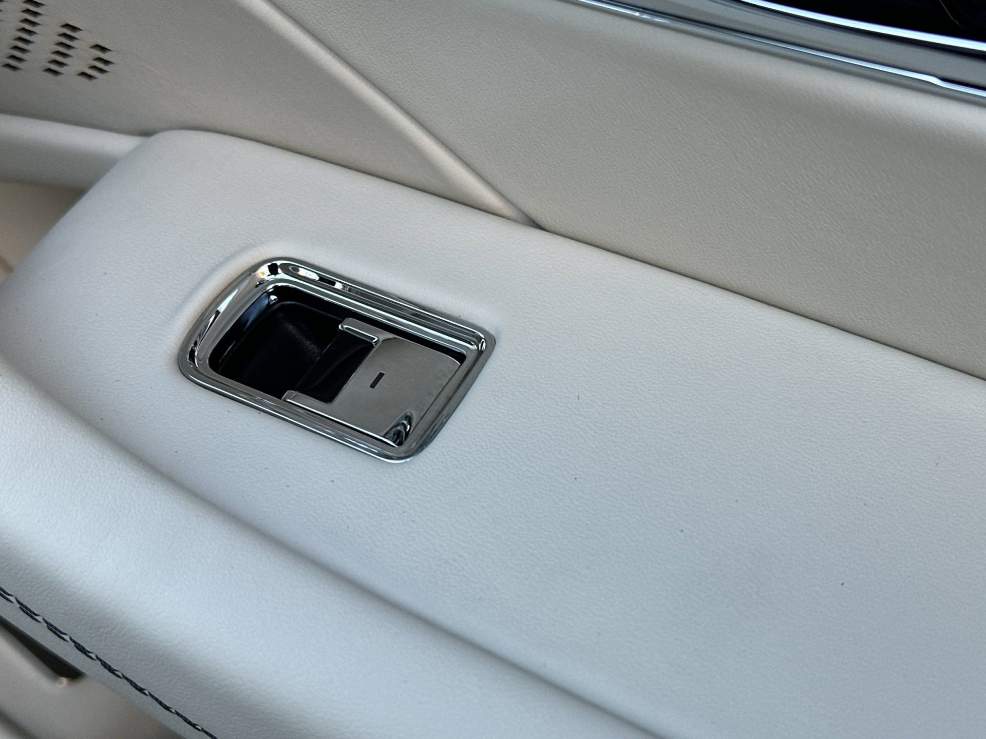 New 2026 Bentley Flying Spur Plug-In Hybrid image 18