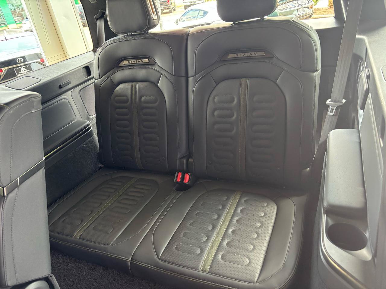 Used 2024 Rivian R1S Adventure AWD/4WD image 23