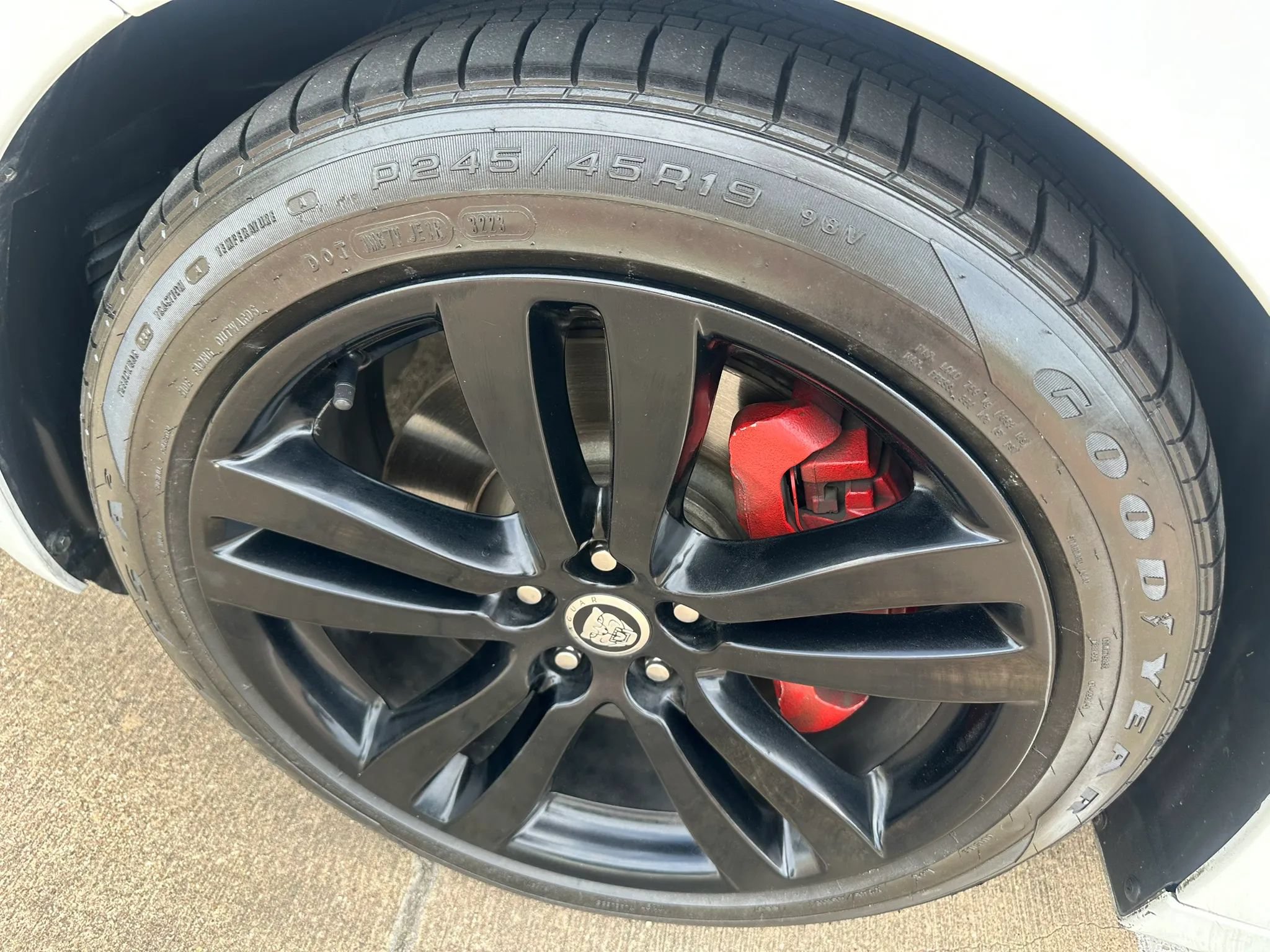 Used 2013 Jaguar XJ L Portfolio RWD image 3