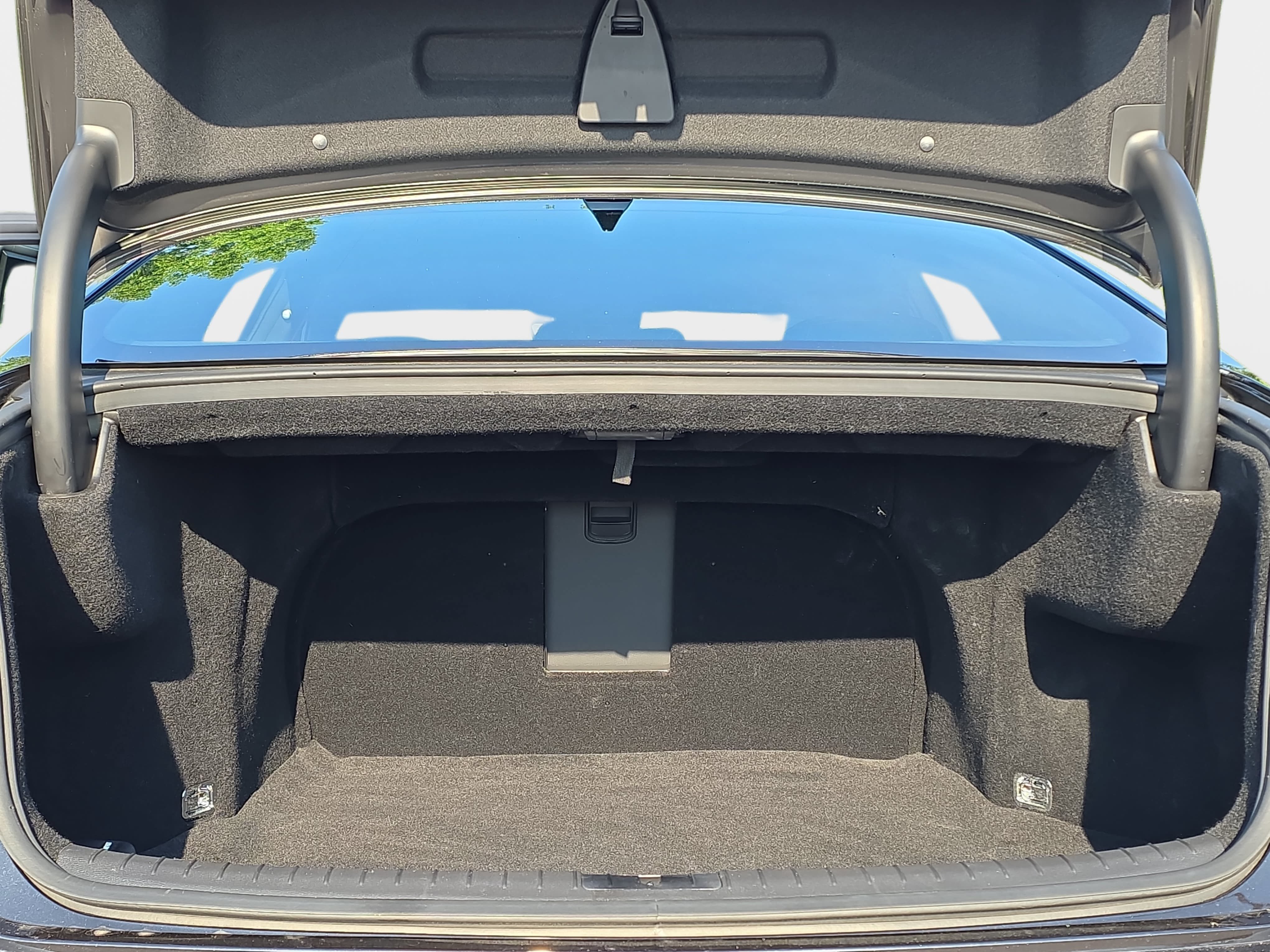Used 2019 Genesis G80 3.3T Sport RWD image 12