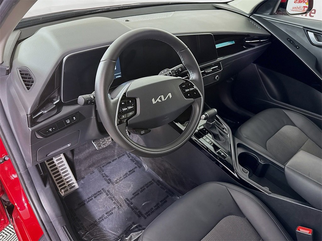 Used 2024 Kia Niro EX Touring image 20