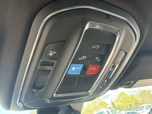 Used 2023 Jeep Grand Cherokee Altitude image 33