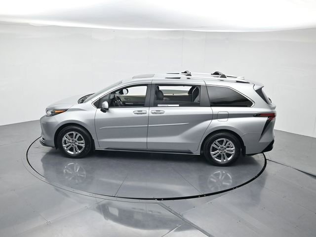 Used 2024 Toyota Sienna Platinum image 45
