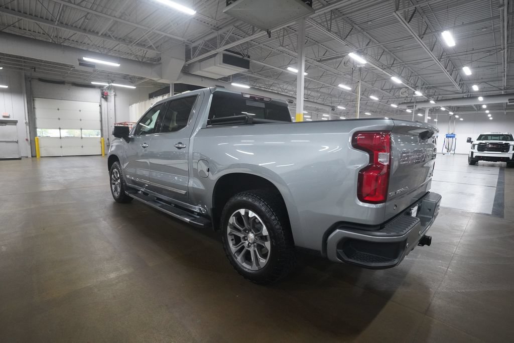 Used 2024 Chevrolet Silverado 1500 High Country w/ Technology Package AWD/4WD image 32