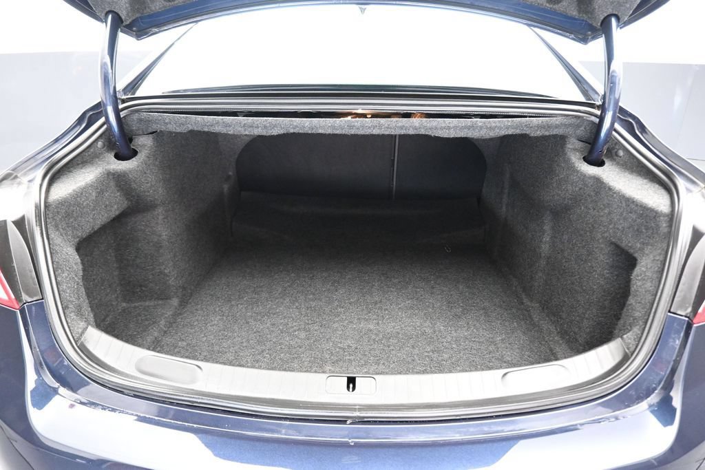 Used 2019 Chevrolet Impala LT FWD image 43