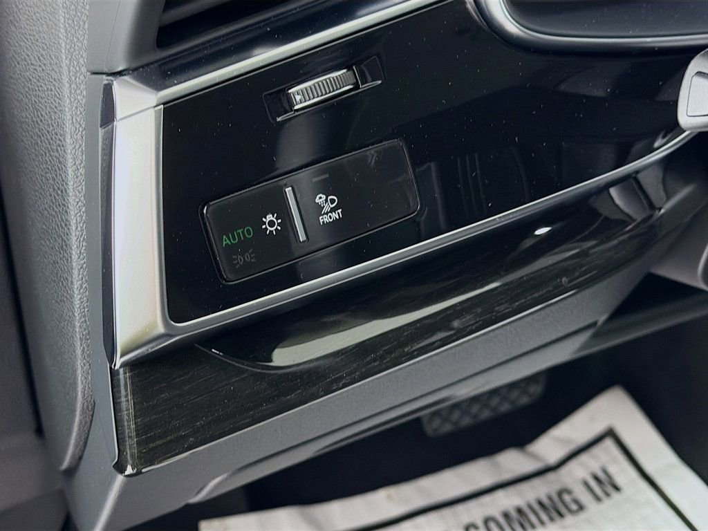 Used 2025 Audi Q8 Premium Plus image 10