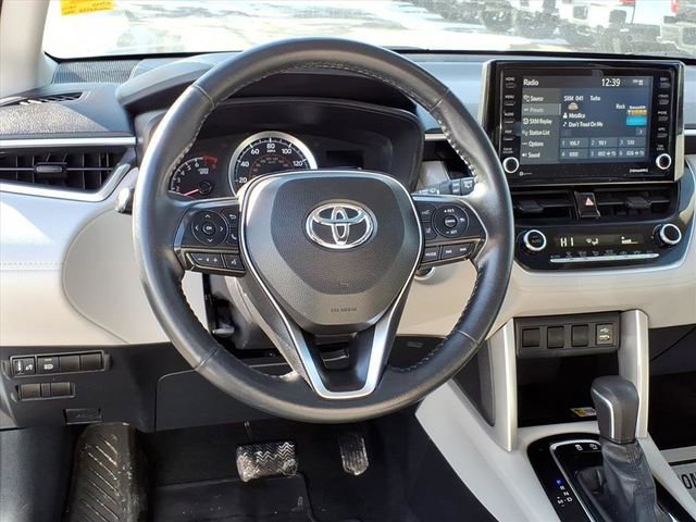 Used 2022 Toyota Corolla Cross LE w/ Moonroof Package image 12