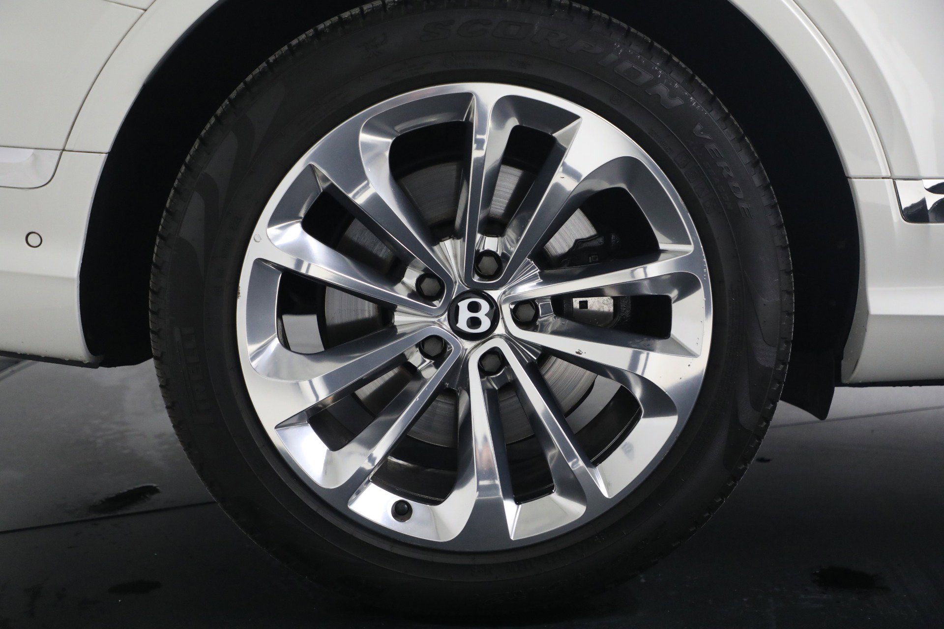 Used 2023 Bentley Bentayga image 14