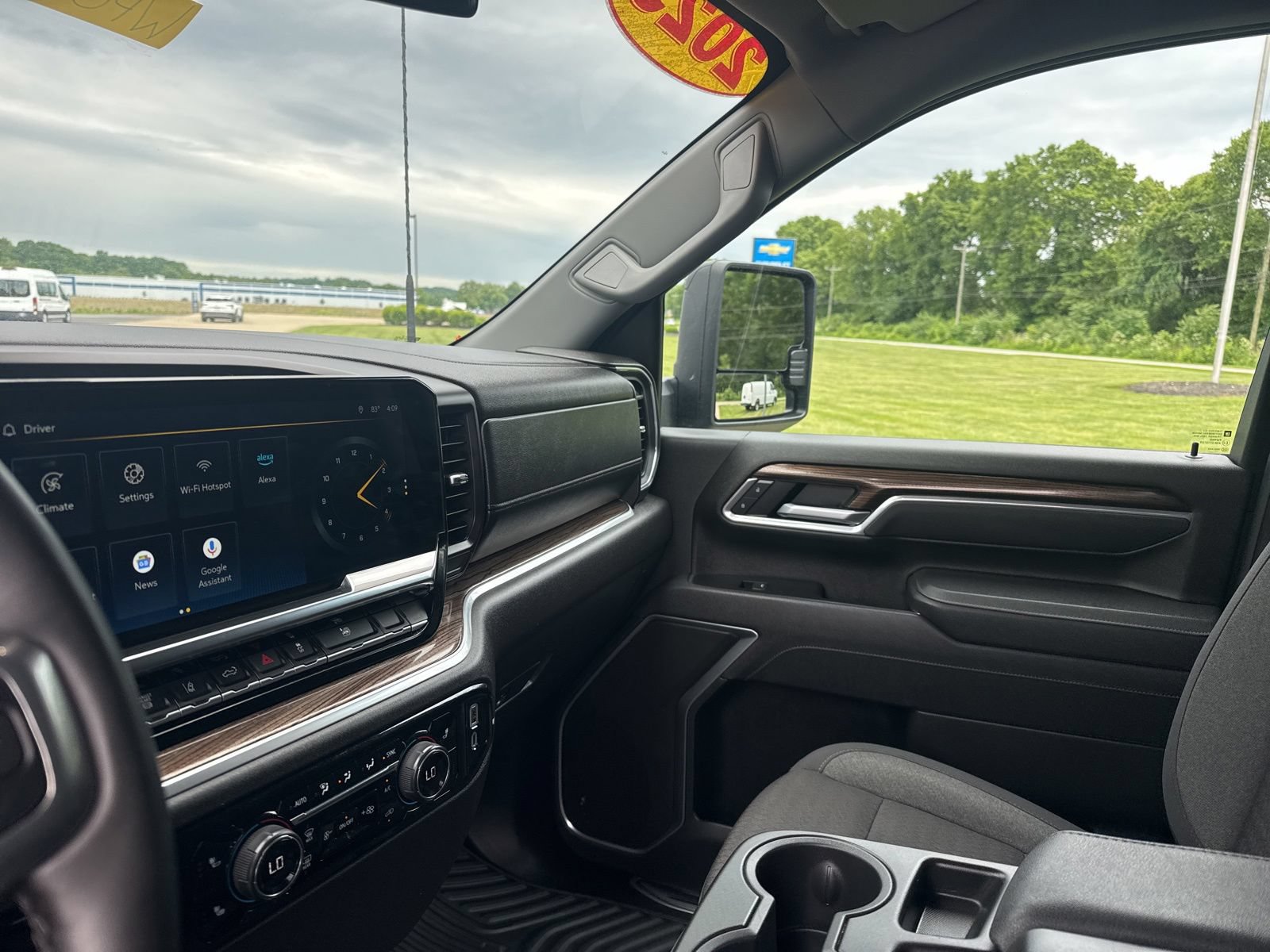 Used 2025 Chevrolet Silverado 2500 LT w/ Convenience Package AWD/4WD image 30