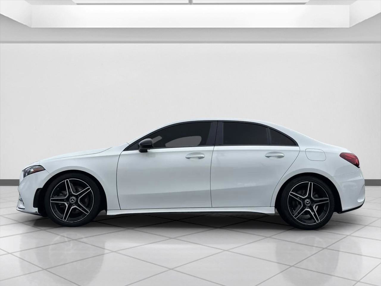 Used 2021 Mercedes-Benz A 220 4MATIC image 2