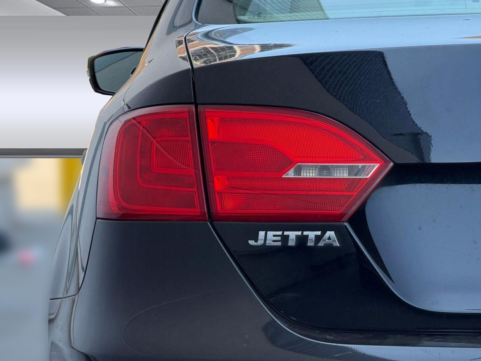 Used 2012 Volkswagen Jetta SE FWD image 12