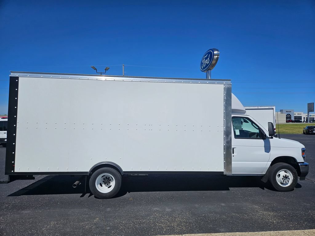 New 2026 Ford E-450 and Econoline 450 Super Duty w/ Shuttle Bus Prep Package RWD image 5
