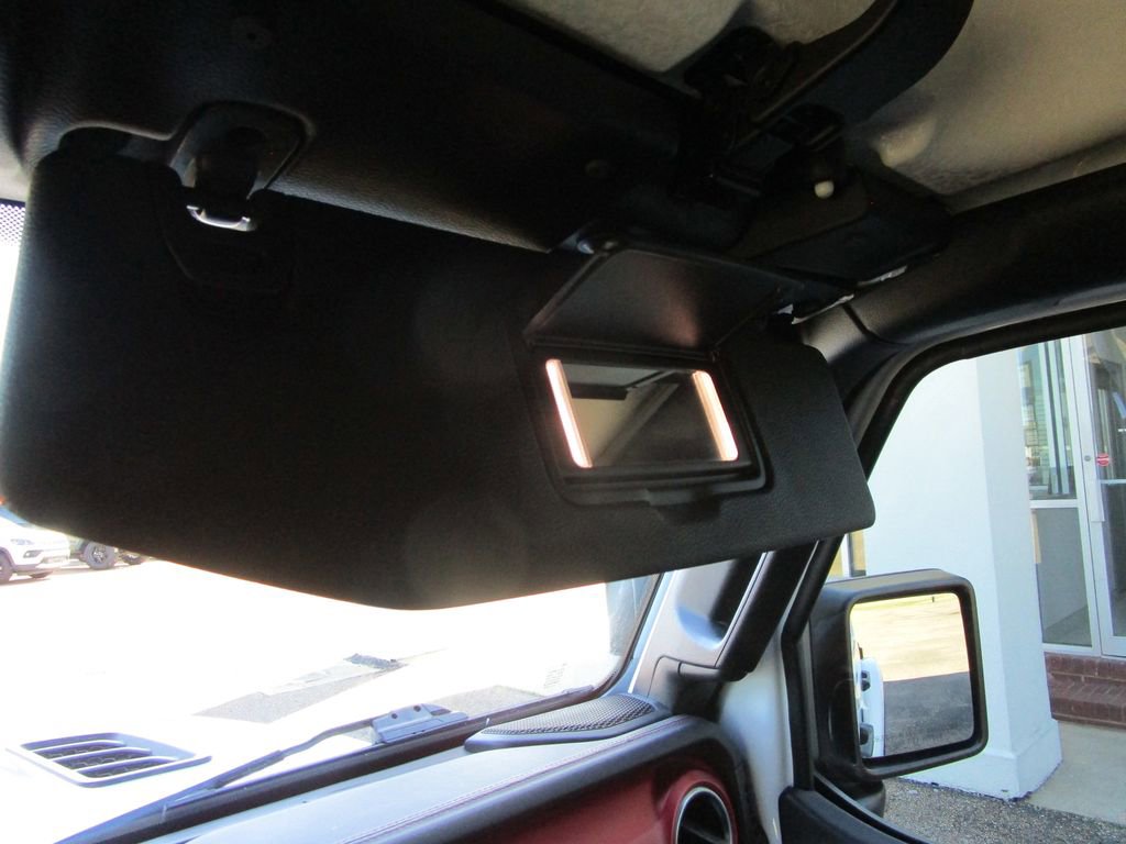 Used 2022 Jeep Wrangler Unlimited Rubicon w/ LED Lighting Group image 38