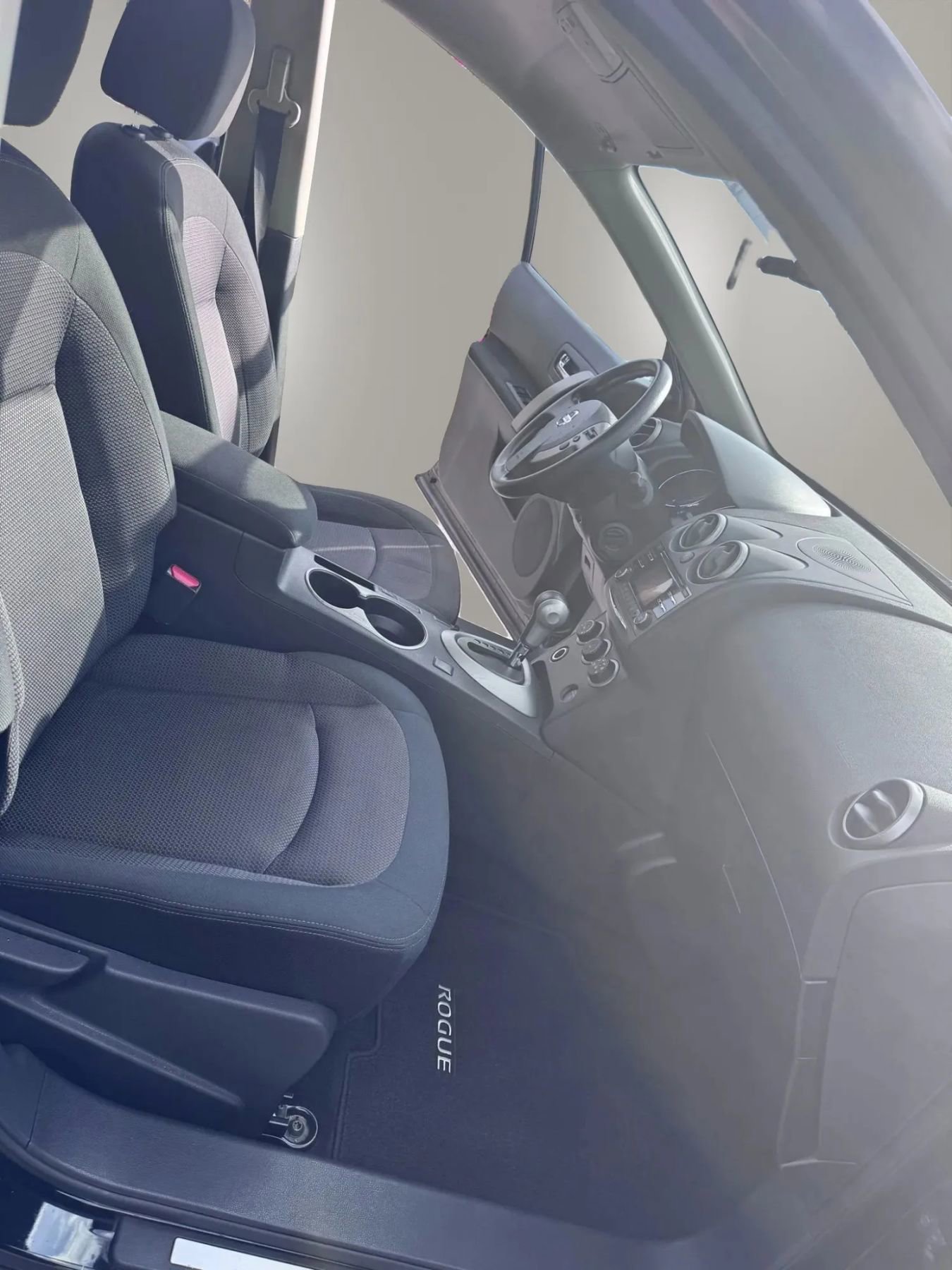 Used 2013 Nissan Rogue SV image 11