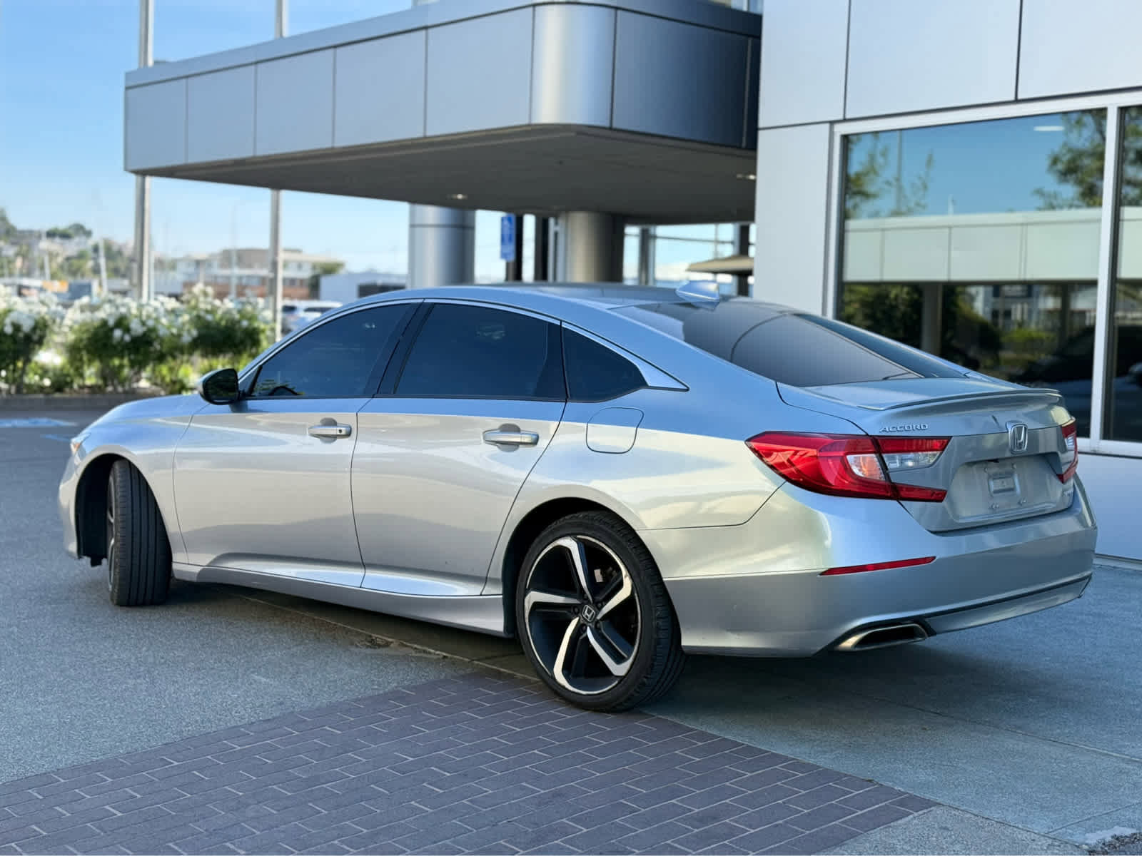 Used 2019 Honda Accord Sport image 3