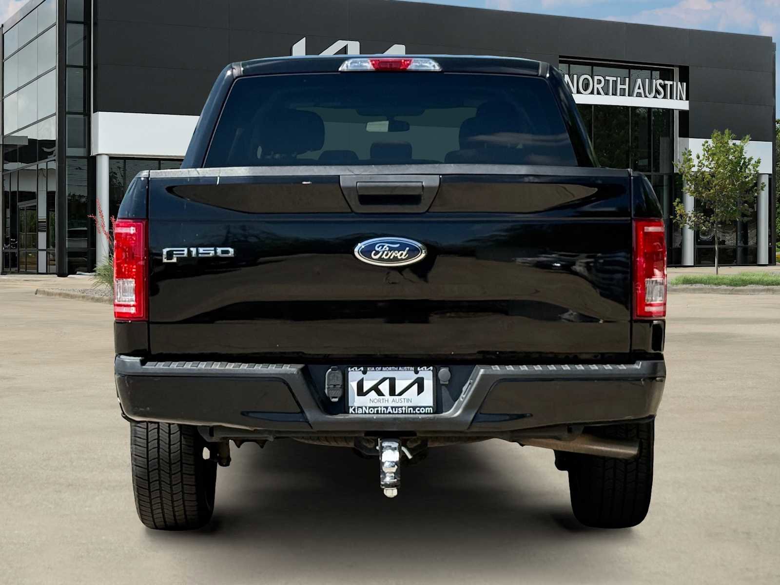 Used 2017 Ford F150 XL w/ Equipment Group 101A Mid image 4