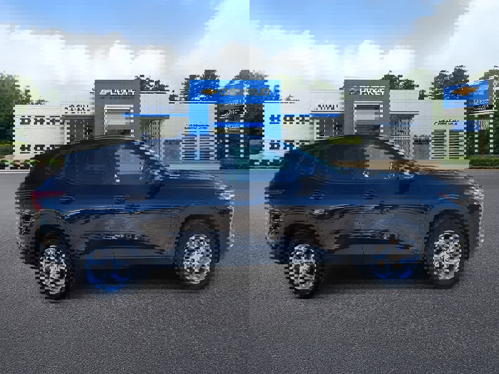 Used 2024 Chevrolet Trax LS w/ LS Convenience Package image 3