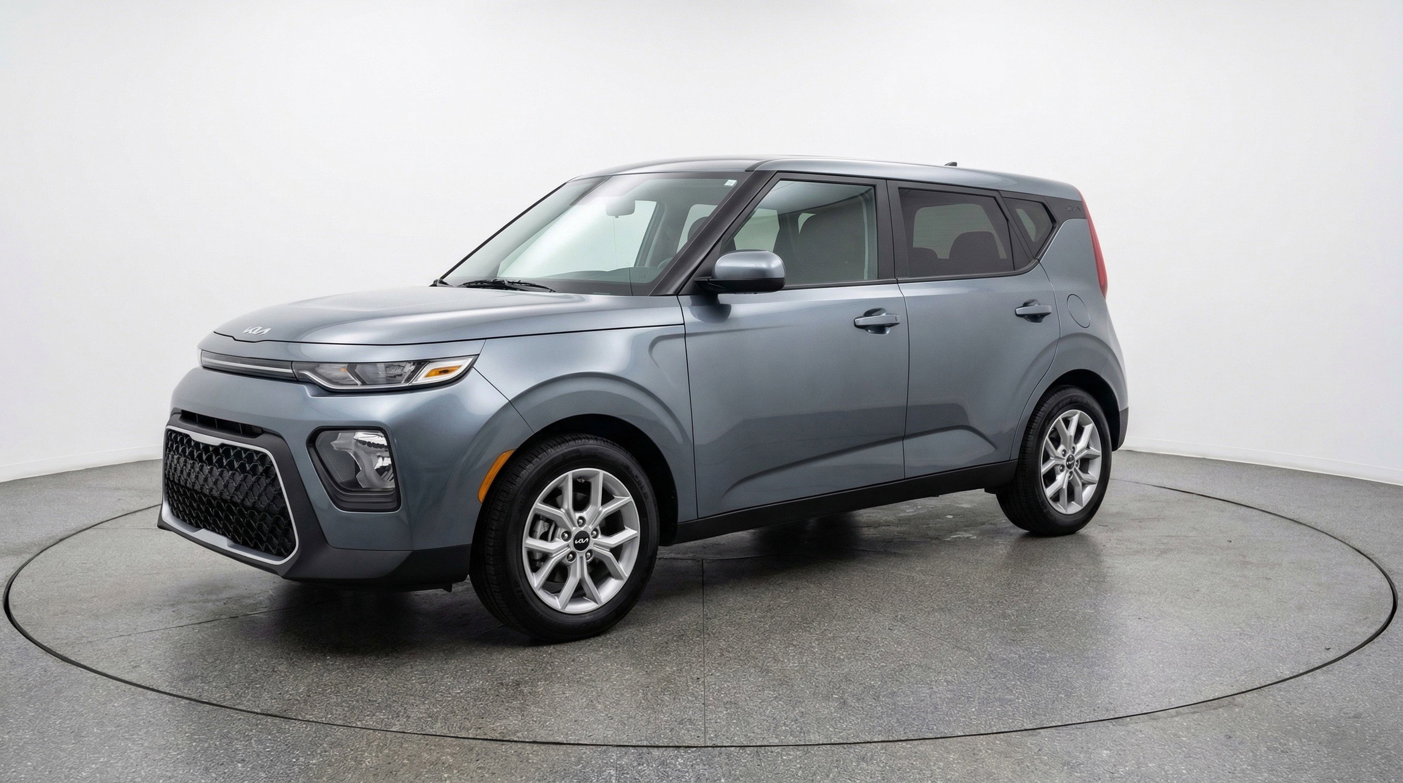 Used 2025 Kia Soul LX w/ LX Technology Package image 3