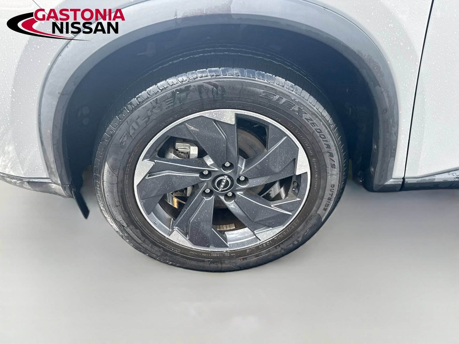 Used 2025 Nissan Rogue SV FWD image 39