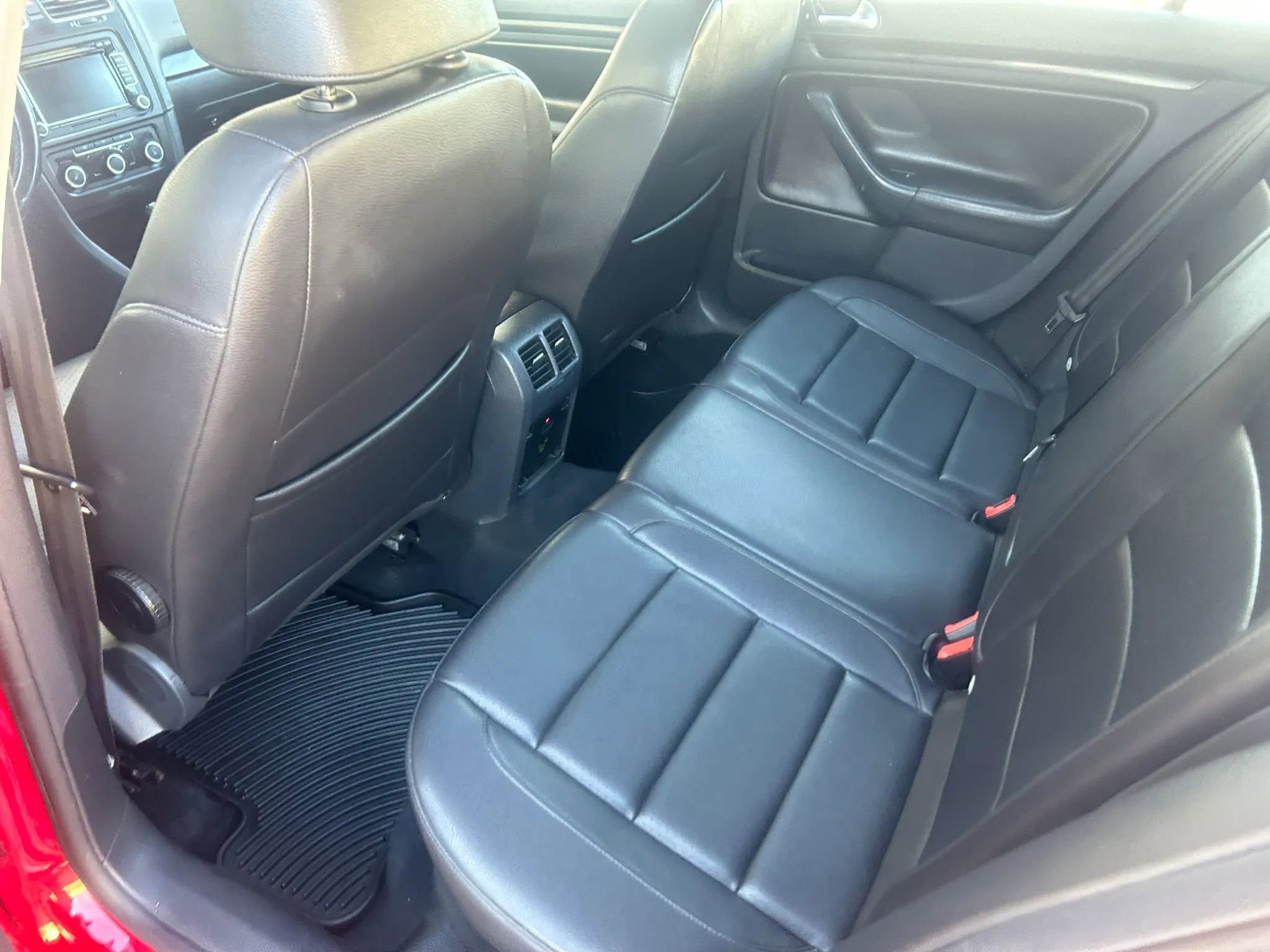 Used 2012 Volkswagen Jetta TDI FWD image 17