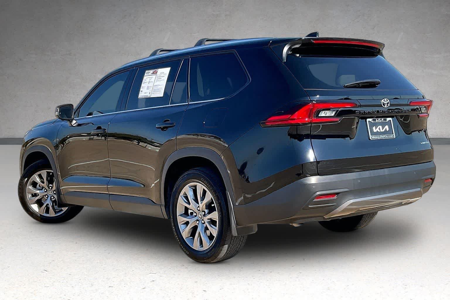 Used 2025 Toyota Grand Highlander FWD image 4