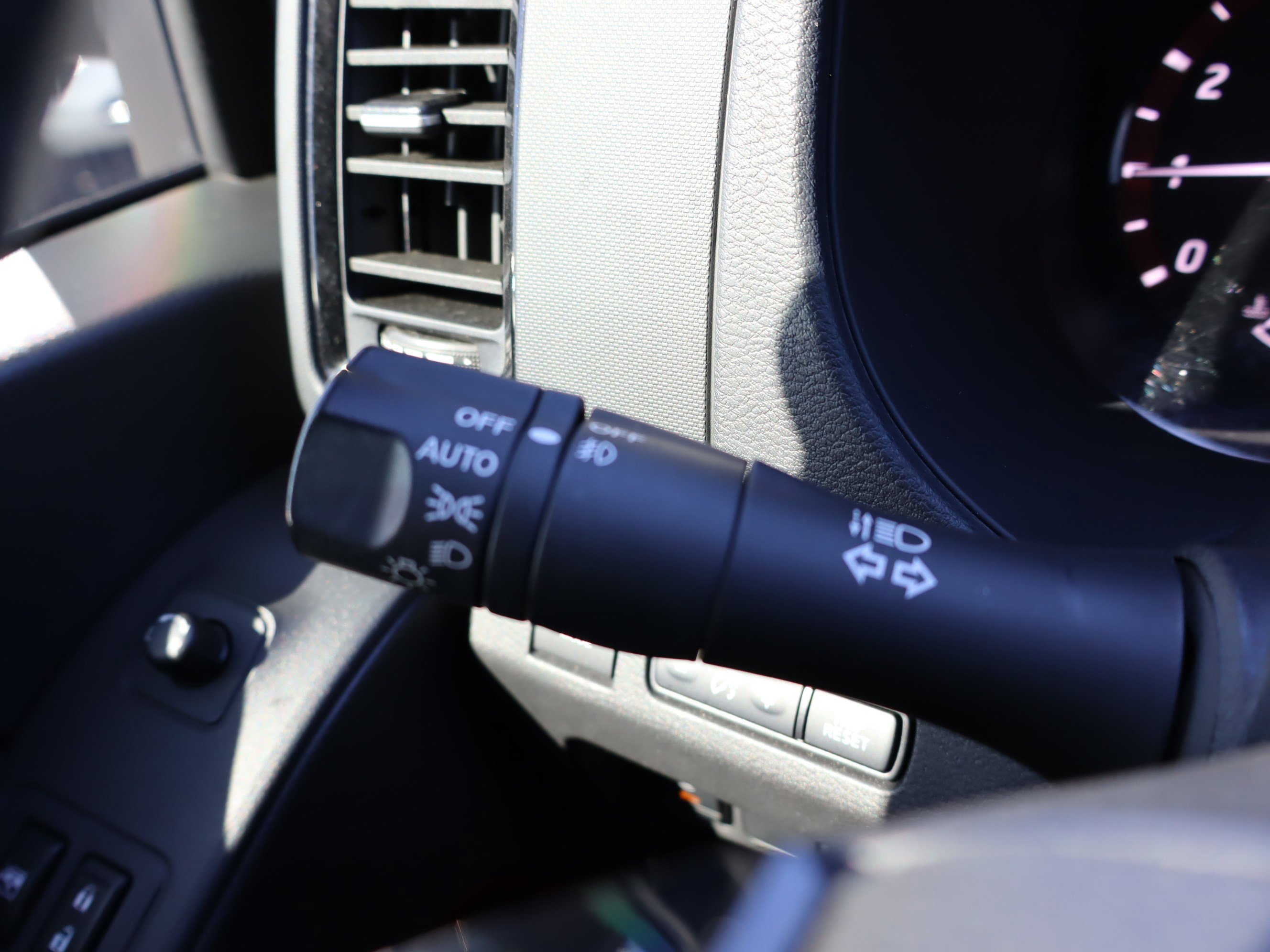 Used 2023 Nissan Frontier PRO-4X w/ Pro-4X Premium Package image 25