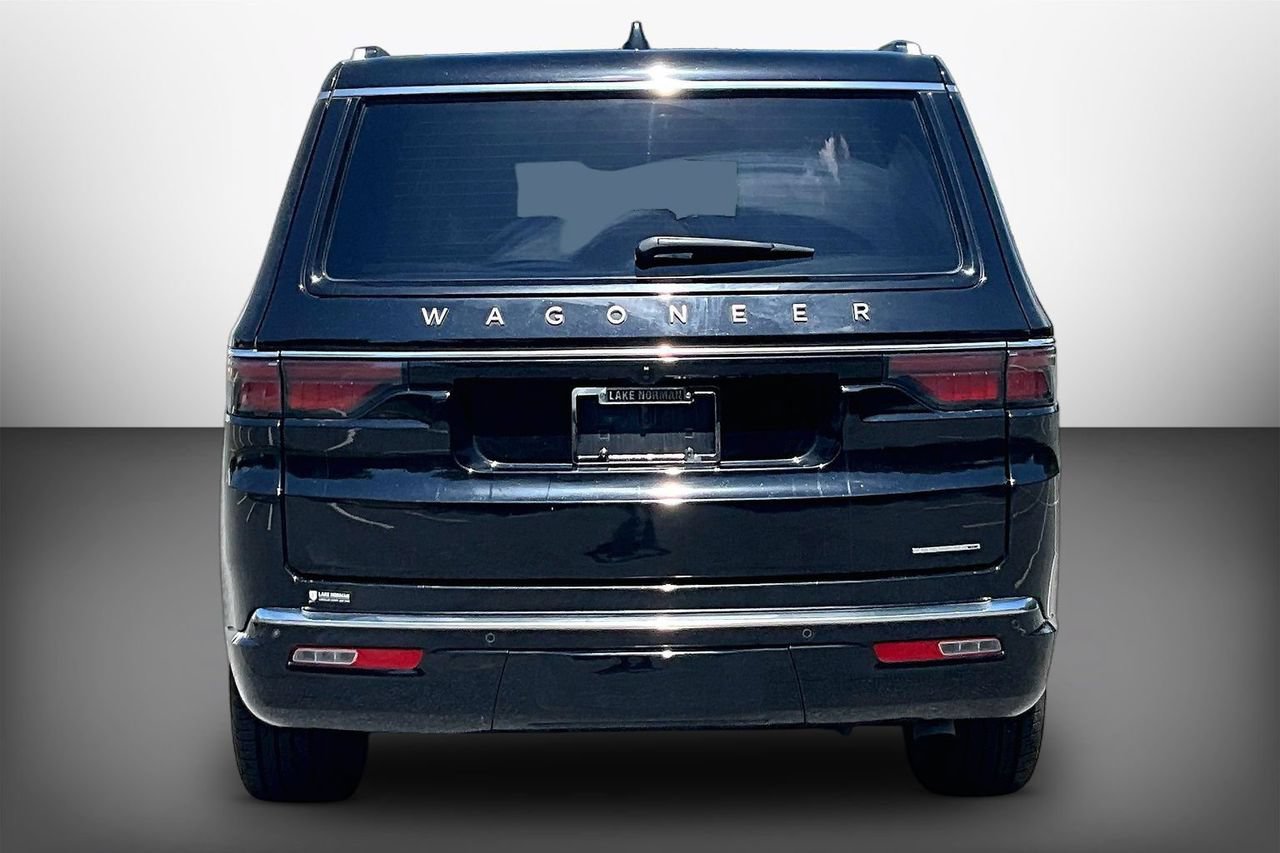 Certified 2024 Jeep Wagoneer Series II AWD/4WD image 7