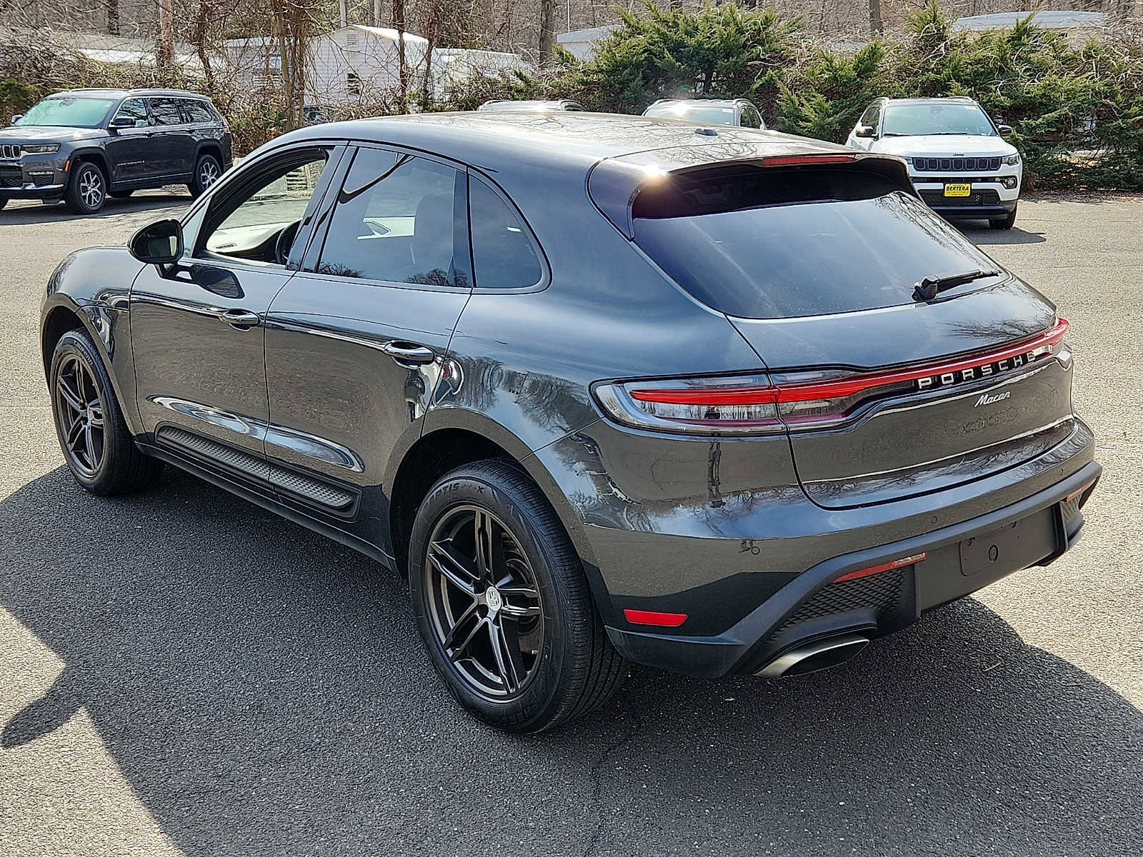 Used 2024 Porsche Macan image 4