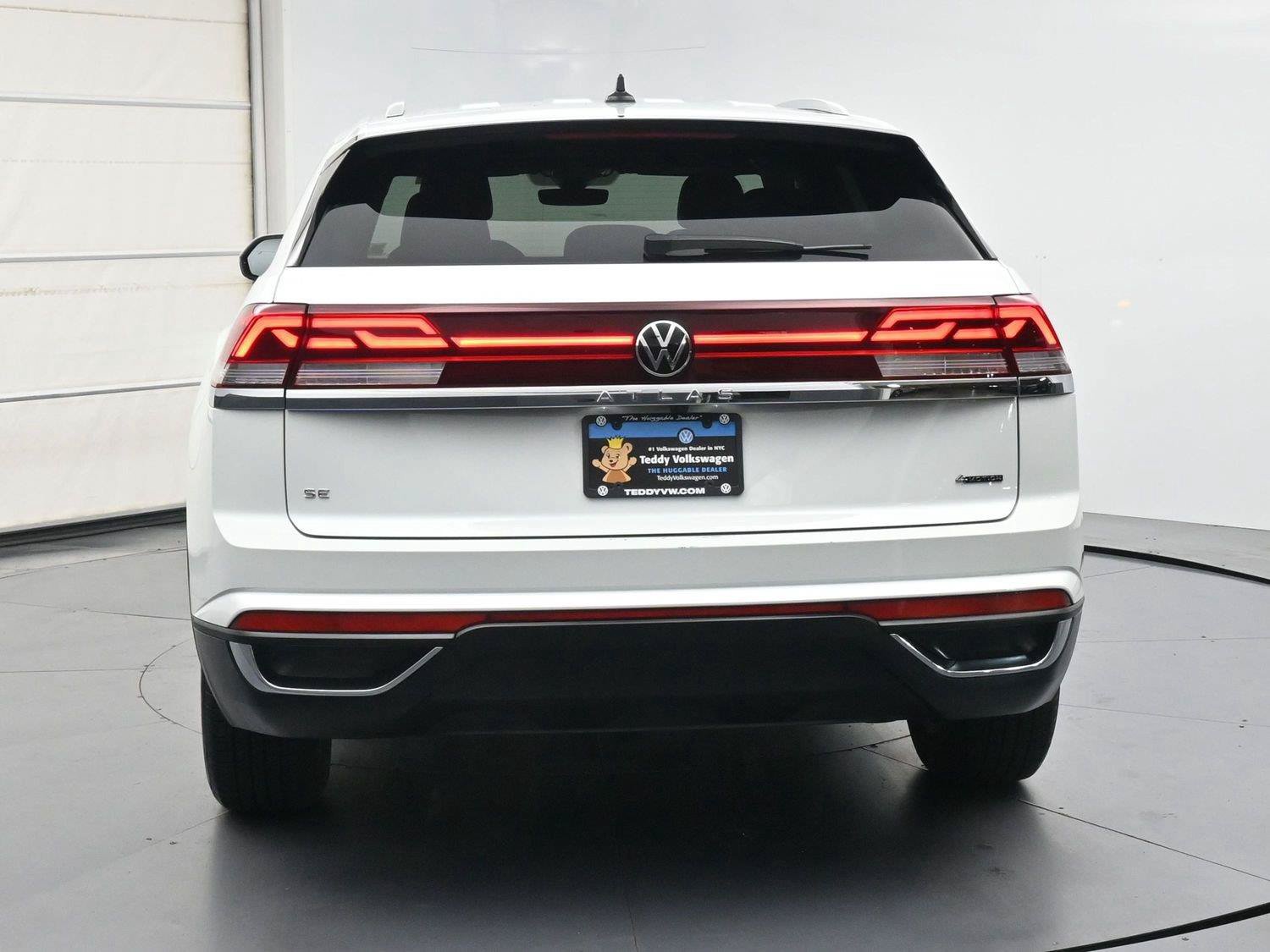 Used 2024 Volkswagen Atlas Cross Sport SE AWD/4WD image 28