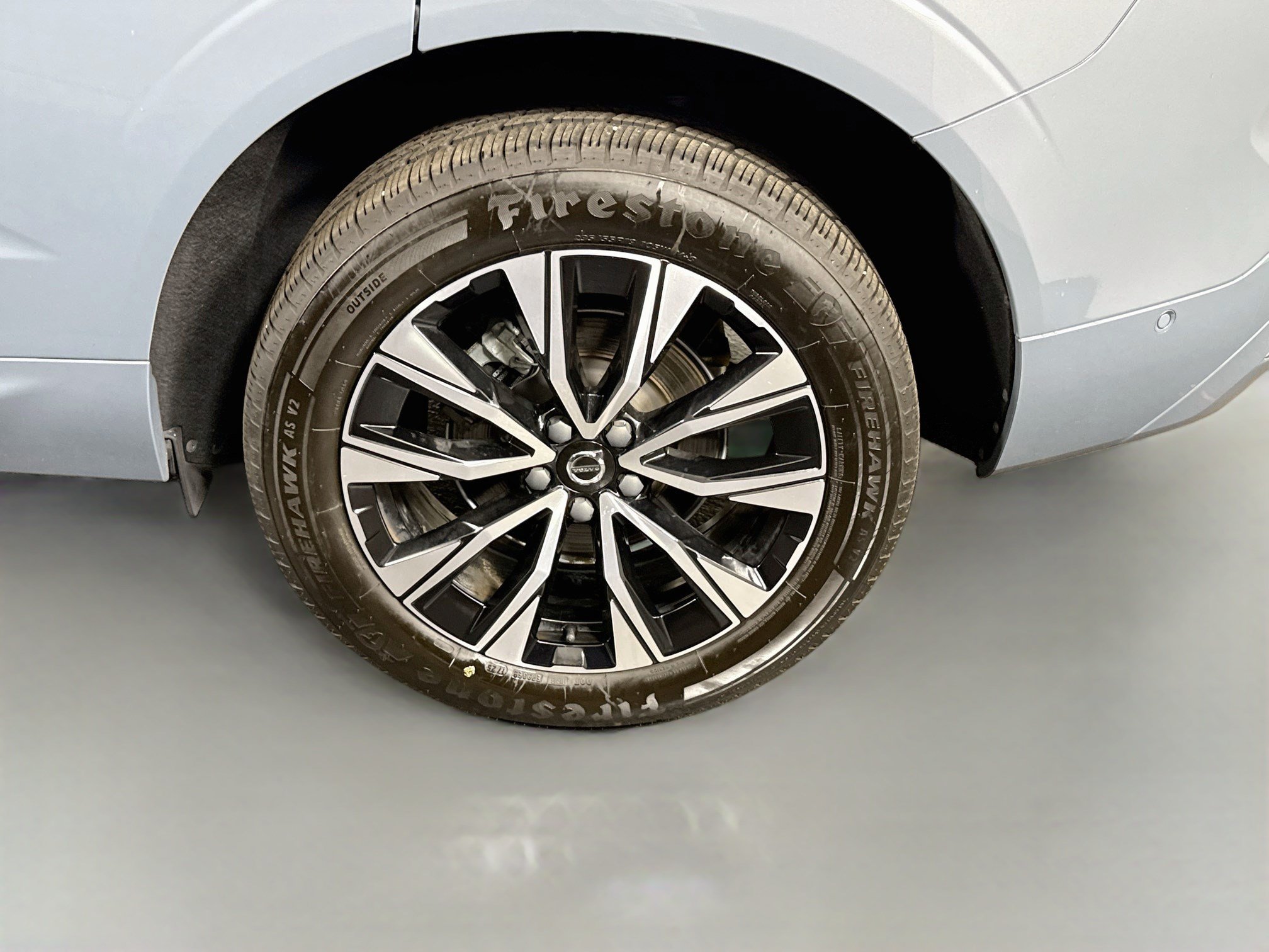 Used 2023 Volvo XC60 B5 Plus FWD image 37
