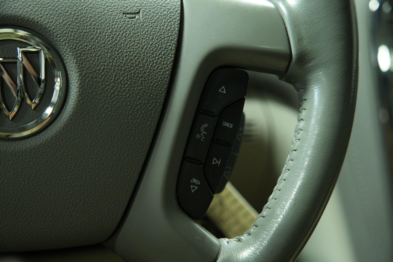 Certified 2014 Buick Enclave Premium FWD image 45