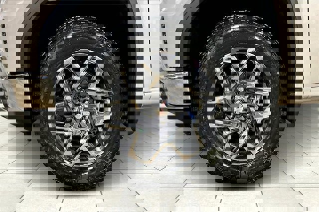 New 2026 GMC Sierra 1500 SLE image 7