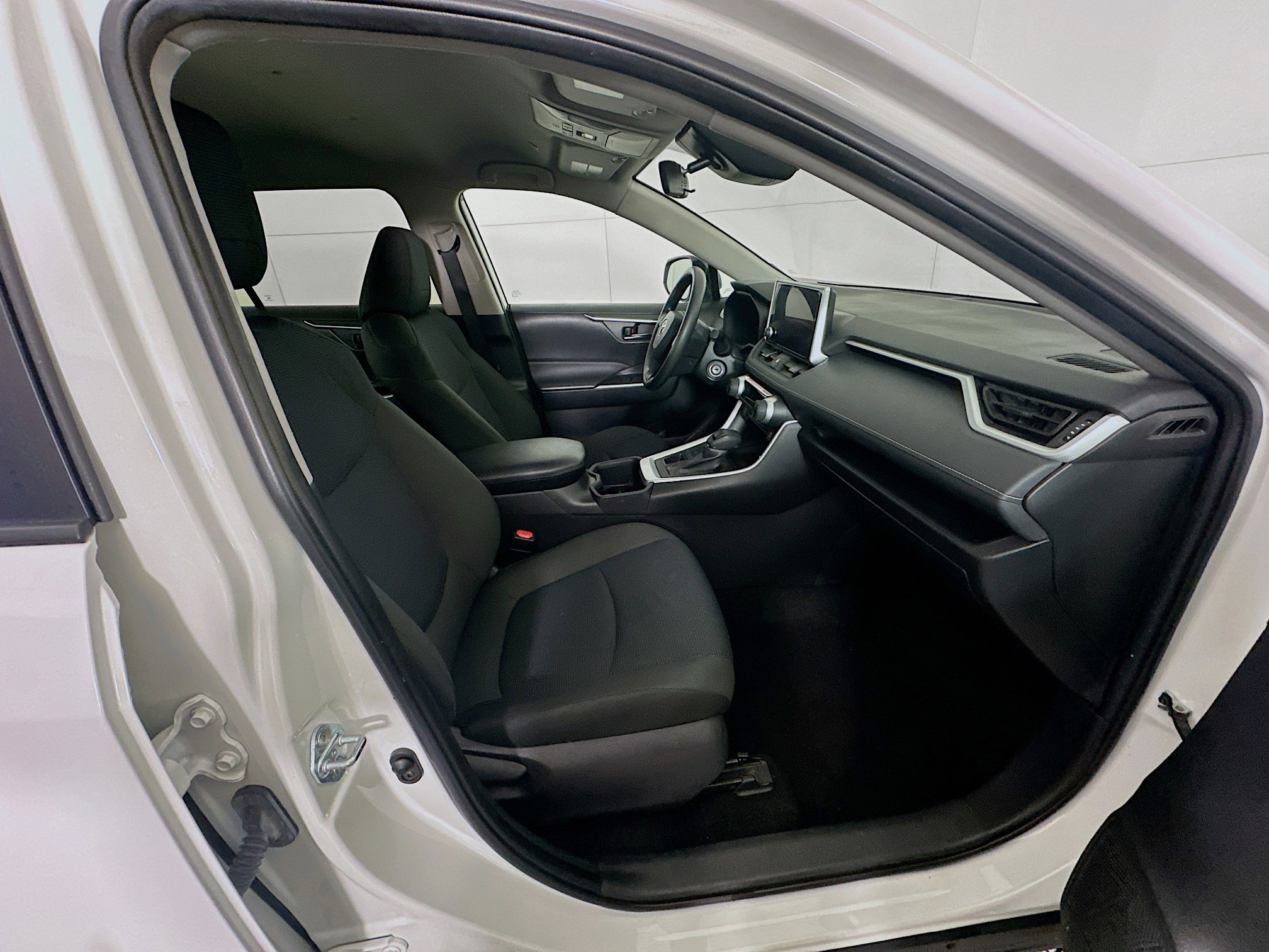 Used 2024 Toyota RAV4 LE image 29