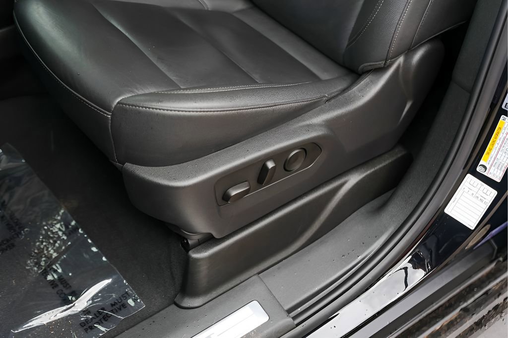 Used 2025 Chevrolet Tahoe LT image 11