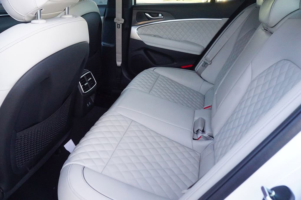 New 2025 Genesis G70 3.3T Advanced w/ Sport Prestige Package image 18