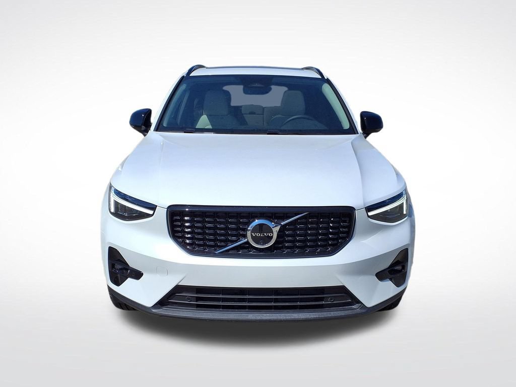 New 2026 Volvo XC40 B5 Plus w/ Protection Package Premier AWD/4WD image 2