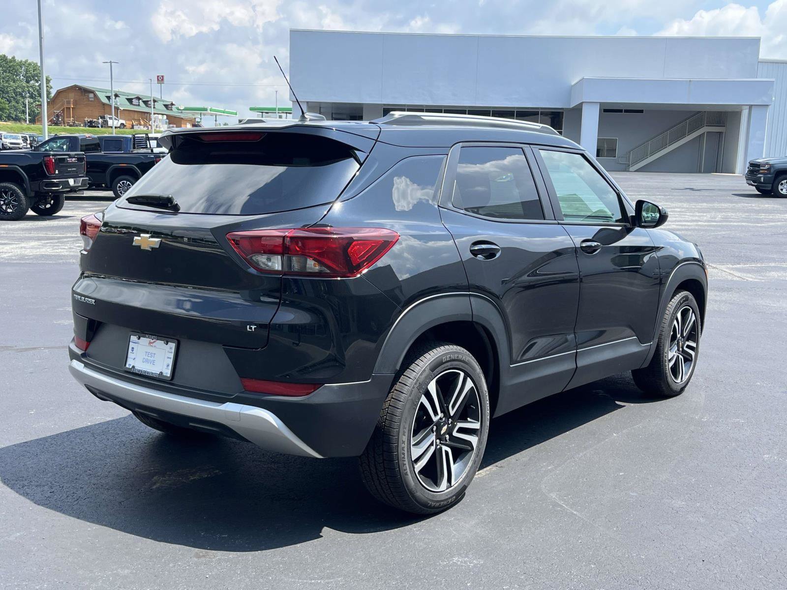 Certified 2023 Chevrolet TrailBlazer LT FWD image 3